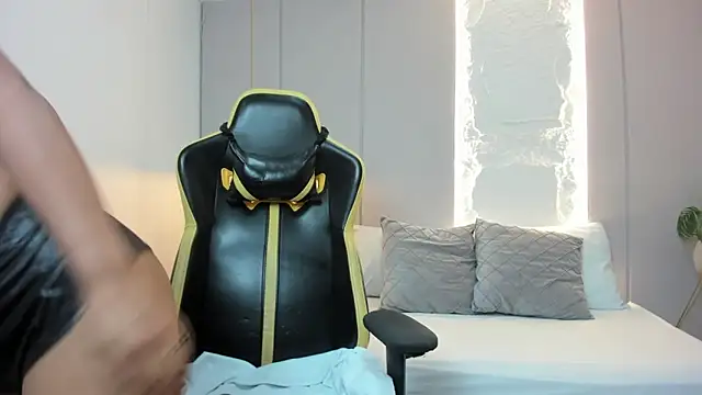 isabella florez online show from March 19, 2026, 11:47 am