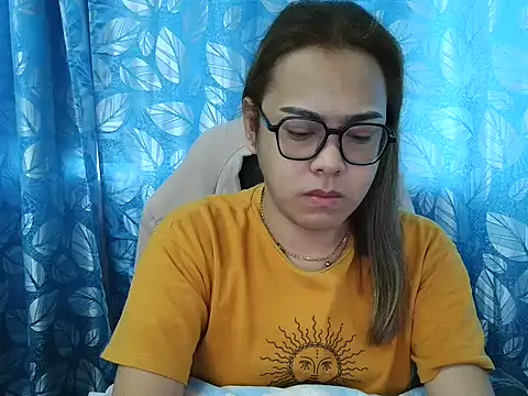 Your PrettyGirlxxx online show from November 19, 2025, 5:40 am