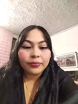 Hana    online show from November 11, 2025, 9:37 pm