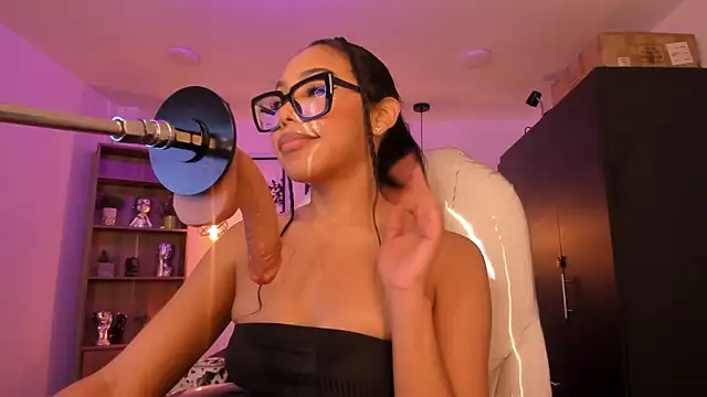 Olivia ds online show from December 30, 2024, 7:04 am