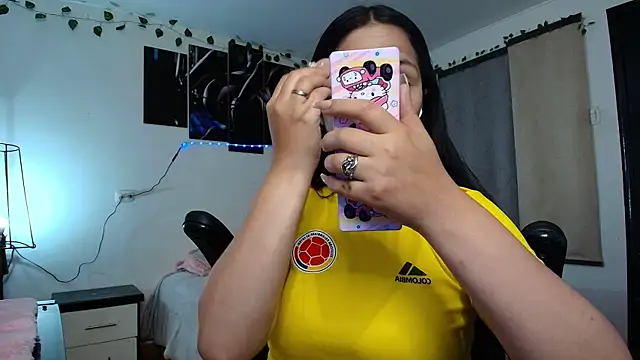 yesie hot online show from June 18, 2026, 12:44 am