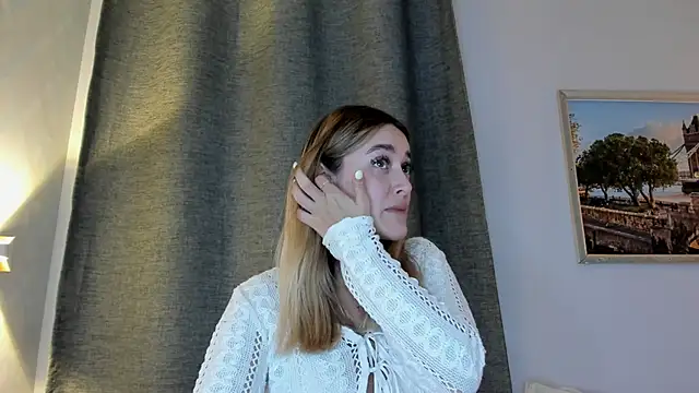 Assh lee  online show from October 2, 2025, 1:18 pm