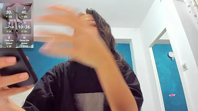 Anna Lewis online show from February 13, 2025, 7:42 pm