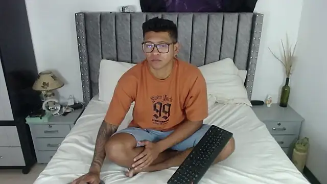 TomLover 12 online show from December 28, 2024, 5:03 pm