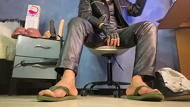 TomLover 12 online show from April 18, 2026, 2:15 am