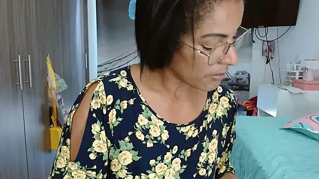 kateleyagrey online show from January 21, 2025, 9:46 pm