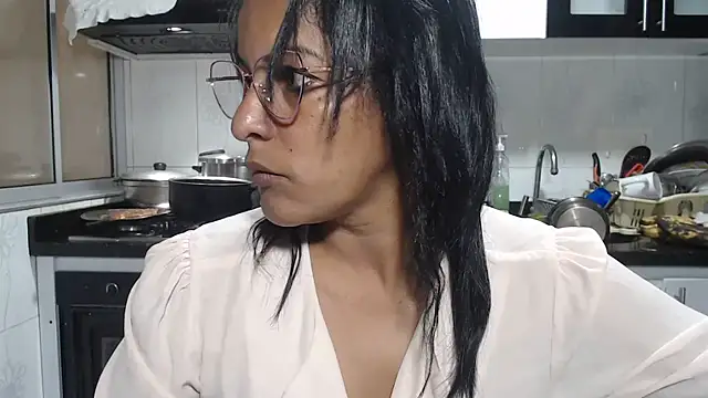 kateleyagrey online show from April 6, 2026, 6:09 pm