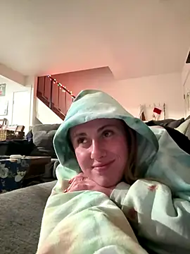 ClumsyLink online show from December 22, 2025, 7:27 am