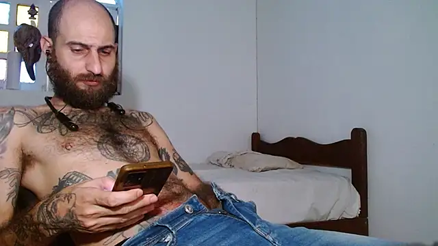 Tatted21xxx online show from September 22, 2025, 7:38 pm