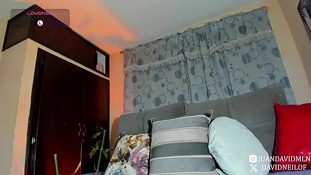 Snapshot of DavidNeill chatting on April 22, 2026, 2:51 pm DavidNeill online show from April 22, 2026, 2:51 pm