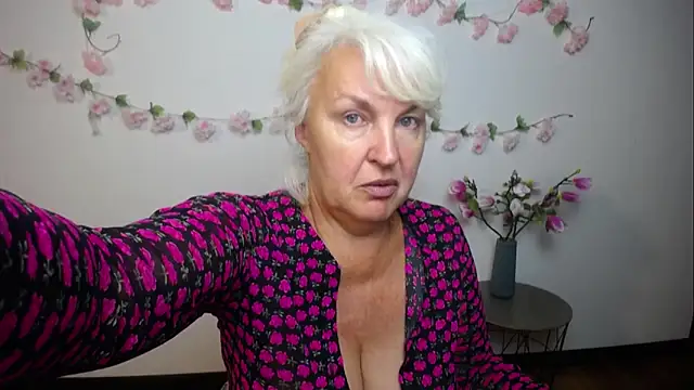 BlondyLeeBest online show from September 19, 2025, 6:19 pm