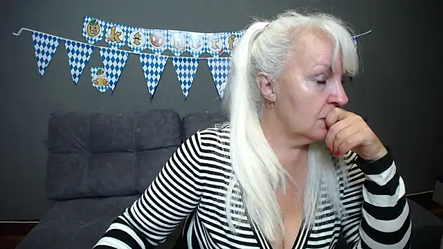 BlondyLeeBest online show from September 27, 2025, 6:57 pm