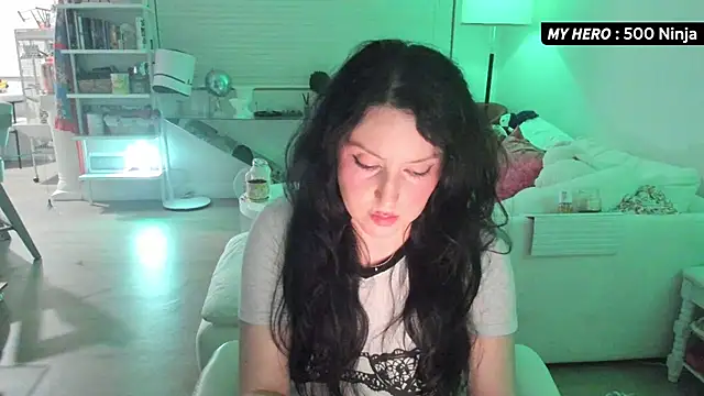 Snapshot of Vesaaa chatting on October 15, 2025, 5:40 am Vesaaa online show from October 15, 2025, 5:40 am