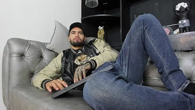 matteosantos online show from March 18, 2025, 11:41 am