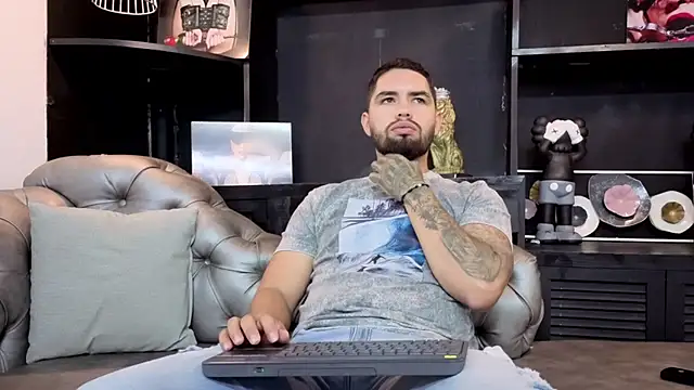 matteosantos online show from October 7, 2025, 11:51 am