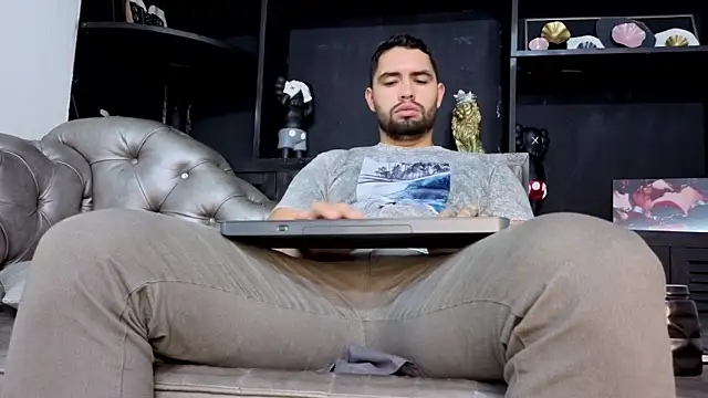 matteosantos online show from November 30, 2025, 11:36 am