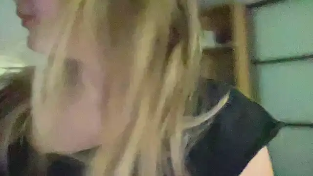 Snapshot of CharmingSarah chatting on October 9, 2025, 4:16 pm CharmingSarah online show from October 9, 2025, 4:16 pm