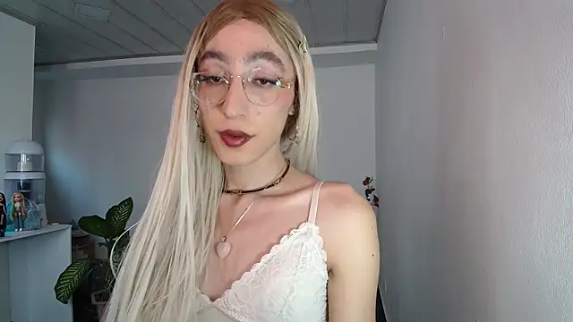 NicoleCortez online show from January 23, 2025, 9:39 pm