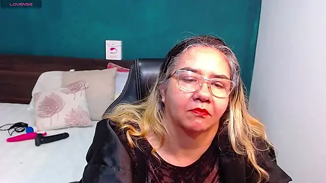 scaelettdubois online show from February 27, 2025, 2:42 am