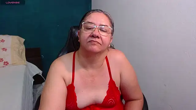 scaelettdubois online show from April 10, 2026, 3:56 am