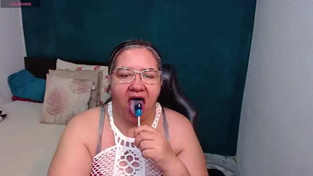 Snapshot of scaelettdubois chatting on May 23, 2026, 12:16 am scaelettdubois online show from May 23, 2026, 12:16 am