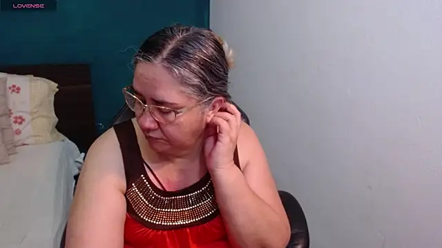 Snapshot of scaelettdubois chatting on June 7, 2026, 10:02 pm scaelettdubois online show from June 7, 2026, 10:02 pm