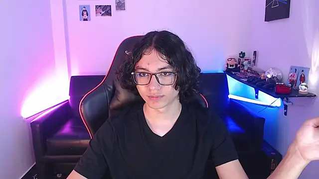 malik harrison   online show from December 4, 2024, 4:27 pm