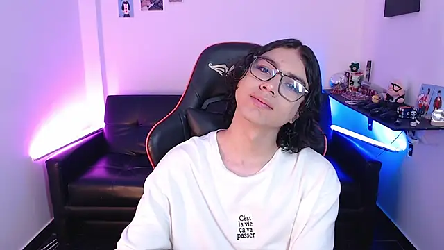 malik harrison   online show from January 20, 2025, 2:14 pm