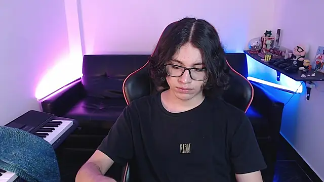 malik harrison   online show from February 6, 2025, 5:51 pm