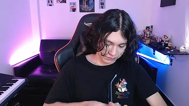 malik harrison   online show from February 15, 2025, 2:44 pm