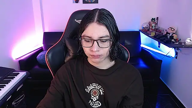 malik harrison   online show from February 21, 2025, 2:48 pm