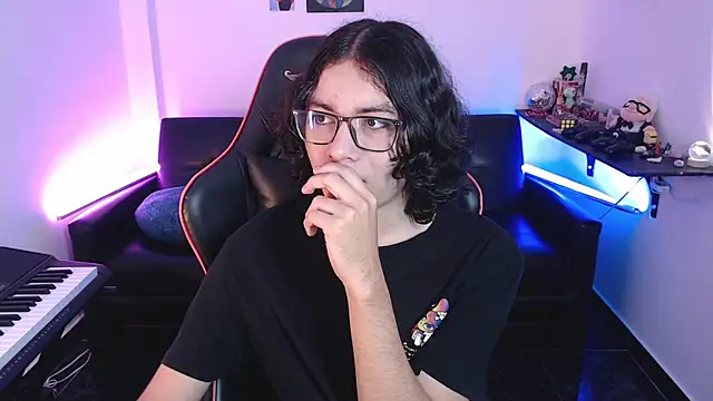 malik harrison   online show from February 24, 2025, 2:15 pm