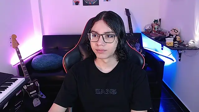 malik harrison   online show from March 13, 2025, 2:44 pm