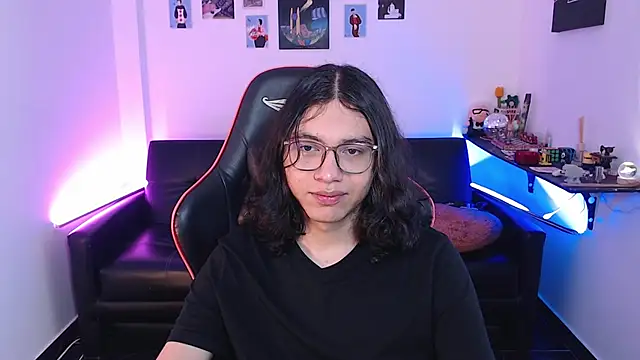 malik harrison   online show from September 19, 2025, 4:07 pm