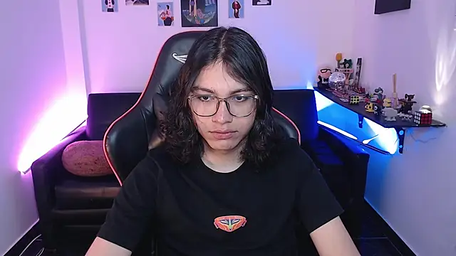 malik harrison   online show from October 17, 2025, 2:52 pm