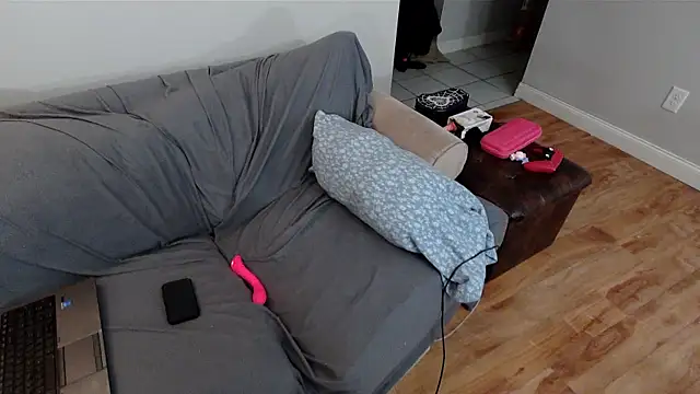 EmoDream1998 online show from February 22, 2025, 1:44 am