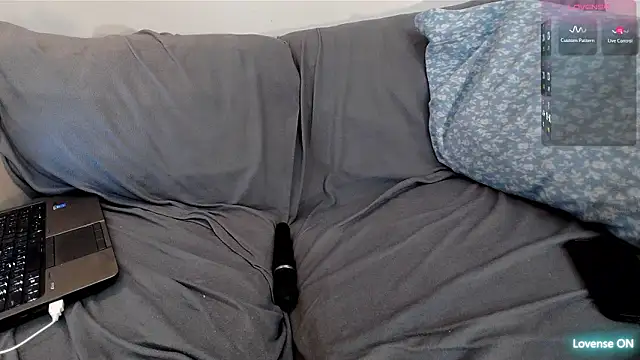 EmoDream1998 online show from February 6, 2026, 12:26 am