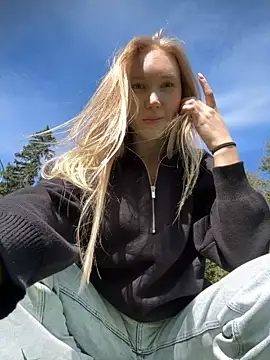 MariaTull online show from September 10, 2025, 8:14 am