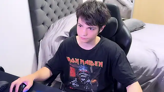 SasukeUhchiaa online show from February 22, 2025, 1:33 am