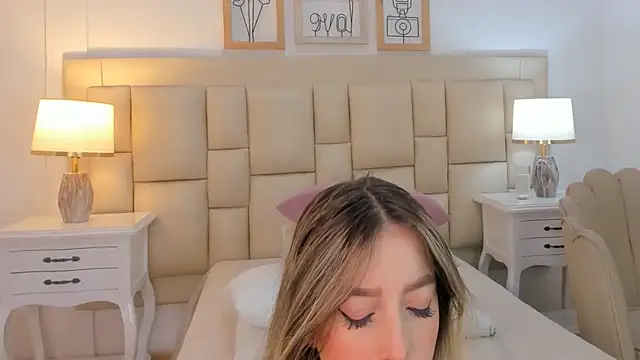 Meredit Lane online show from December 11, 2024, 3:02 am