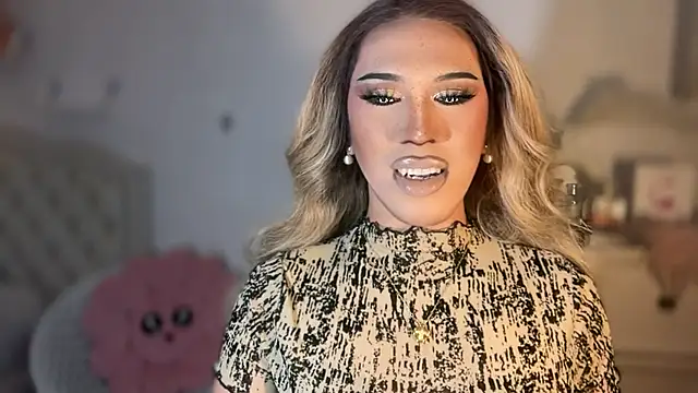 Ts glamxxxx online show from October 24, 2025, 2:08 am