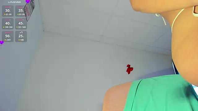 cailynhot online show from January 15, 2025, 7:55 pm