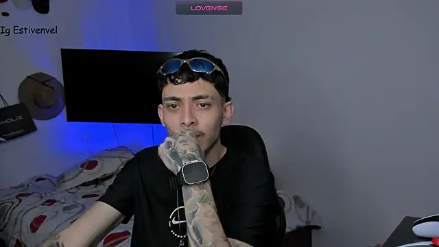 steve latin online show from November 4, 2025, 5:45 pm