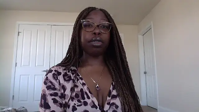 Snapshot of MadamIndigo chatting on March 12, 2025, 2:56 pm MadamIndigo online show from March 12, 2025, 2:56 pm