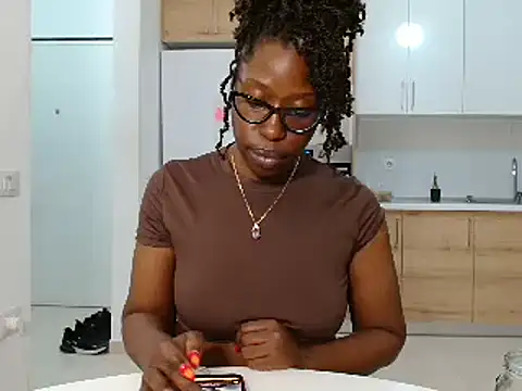 MadamIndigo online show from April 18, 2026, 7:58 pm