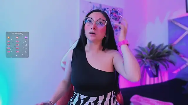 lucy neil online show from November 12, 2025, 2:34 am