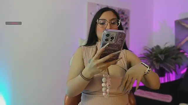 lucy neil online show from December 20, 2025, 2:29 am