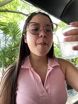 Snapshot of Lucyklein2022 chatting on January 1, 2025, 4:29 pm Lucyklein2022 online show from January 1, 2025, 4:29 pm