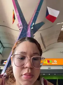 Lucyklein2022 online show from June 6, 2026, 4:23 pm