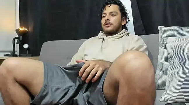 tuyo1995 online show from March 19, 2025, 4:57 am